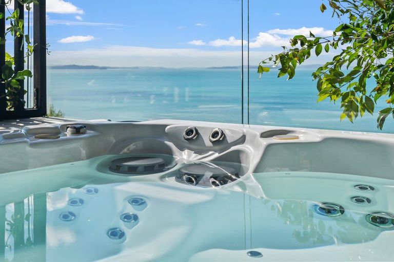 Photo of property in 23 Duncansby Road, Stanmore Bay, Whangaparaoa, 0932