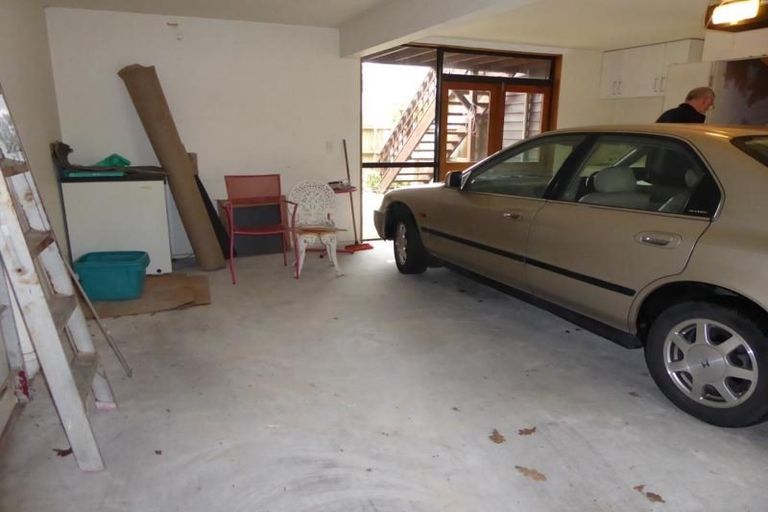 Photo of property in 2/80 Hobson Street, Thorndon, Wellington, 6011