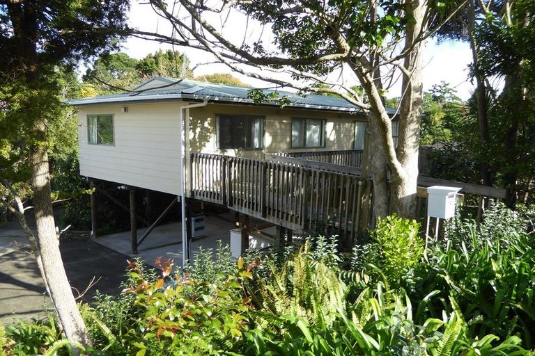 Photo of property in 12a Seaton Road, Murrays Bay, Auckland, 0630