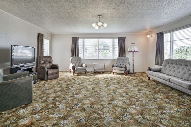 Photo of property in 10 Cornwall Road, Taradale, Napier, 4112