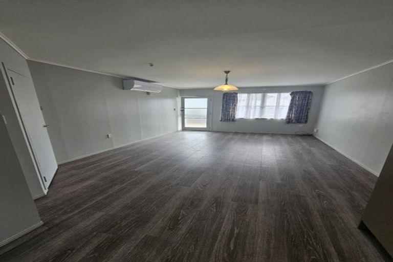 Photo of property in 2/9 View Road, Papakura, 2110