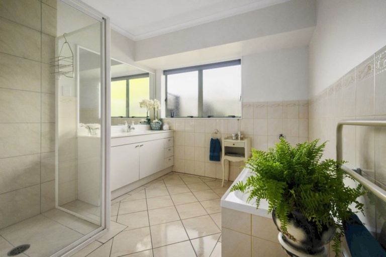 Photo of property in 34 Longford Park Drive, Takanini, 2112