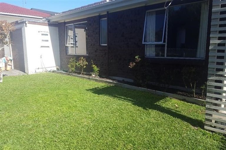 Photo of property in 1/11 Ciprian Place, Henderson, Auckland, 0612