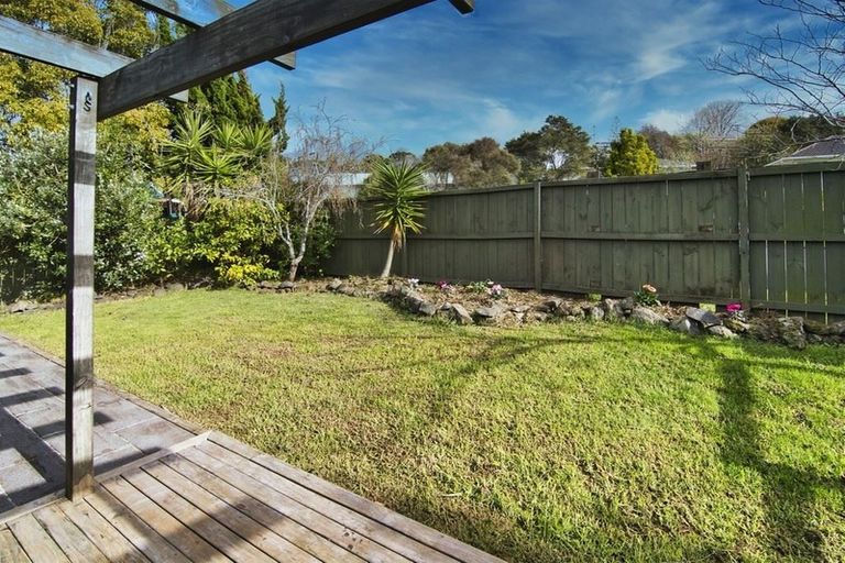 Photo of property in 16 Mile Place, Henderson, Auckland, 0612