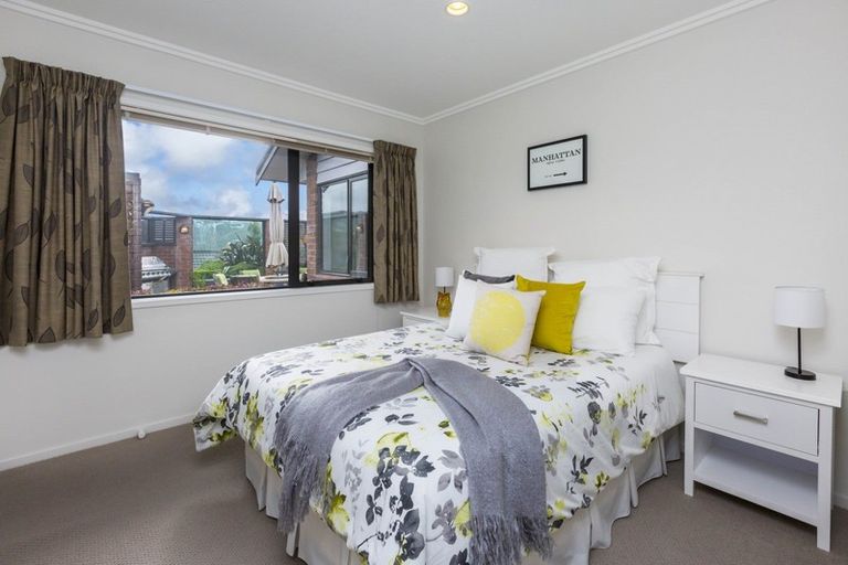 Photo of property in 22 Jade Crescent, Timberlea, Upper Hutt, 5018