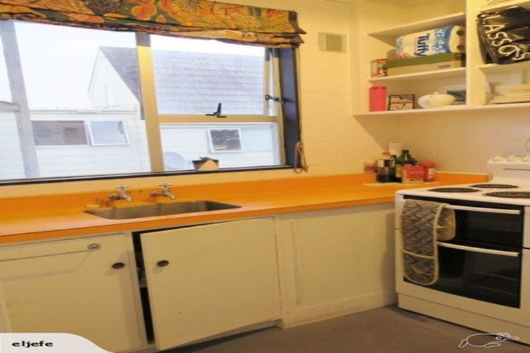 Photo of property in 2/72 Freyberg Street, Lyall Bay, Wellington, 6022