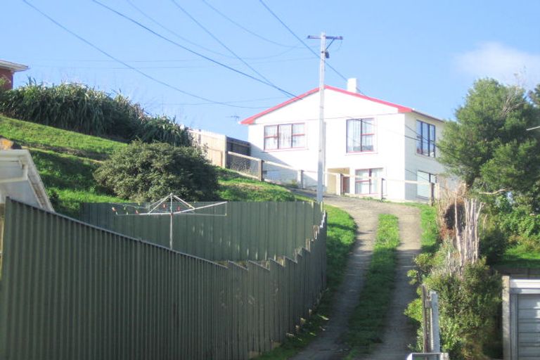 Photo of property in 42 Cornwall Crescent, Cannons Creek, Porirua, 5024