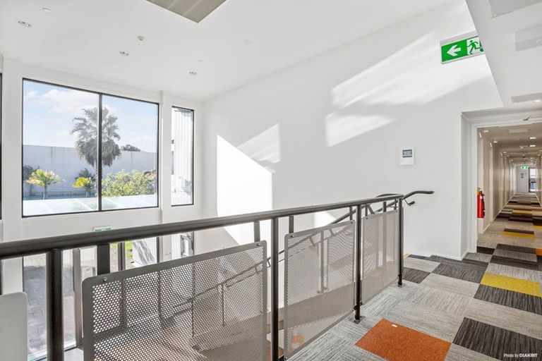 Photo of property in 9b/30 Westward Ho, Glen Eden, Auckland, 0602