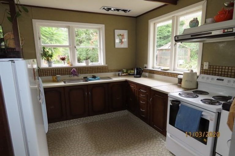 Photo of property in 25 Edmonton Road, Henderson, Auckland, 0612