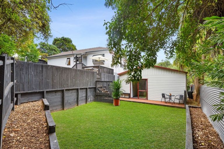 Photo of property in 9 Luxor Place, Massey, Auckland, 0614