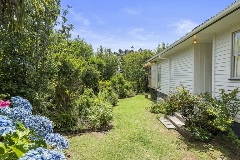 Photo of property in 5 Papa Place, Birkdale, Auckland, 0626