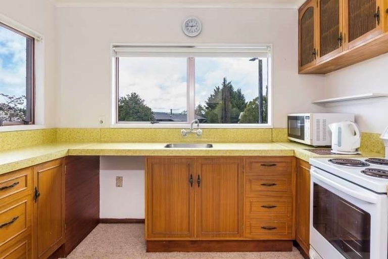 Photo of property in 2/15 Hilden Place, Hilltop, Taupo, 3330