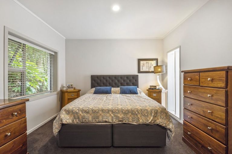 Photo of property in 2/23 Parr Terrace, Castor Bay, Auckland, 0620