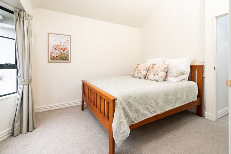 Photo of property in 16b Hobson Street, Thorndon, Wellington, 6011
