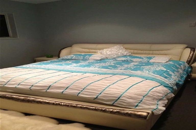 Photo of property in 696 East Coast Road, Pinehill, Auckland, 0632