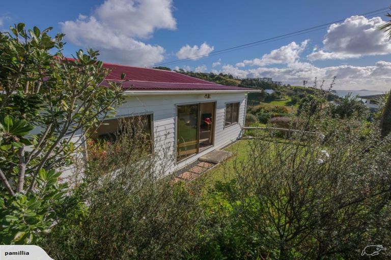 Photo of property in 21 Seaview Road, Cable Bay, 0420