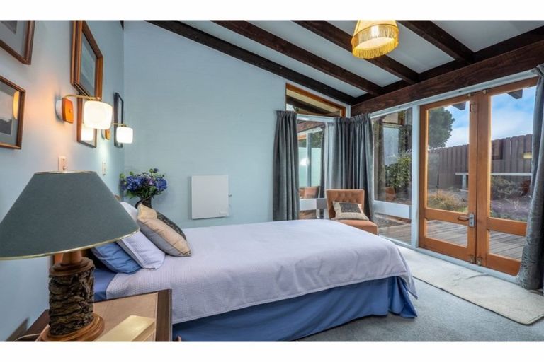 Photo of property in 76 Cannon Hill Crescent, Mount Pleasant, Christchurch, 8081