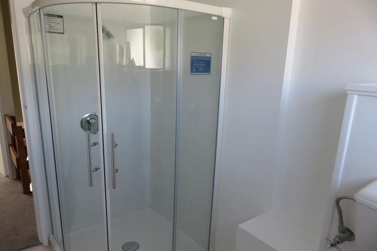 Photo of property in Lynbrae Court Flats, 21/4 Dr Taylor Terrace, Johnsonville, Wellington, 6037