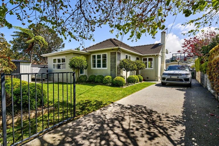 Photo of property in 4 Okura Grove, Boulcott, Lower Hutt, 5010