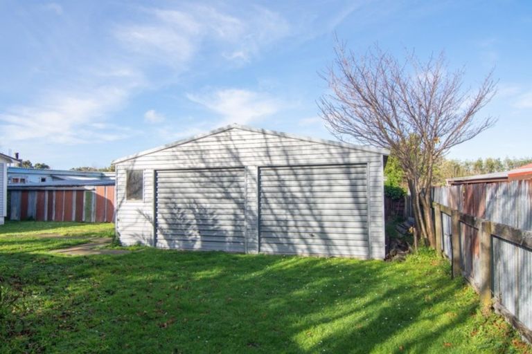 Photo of property in 98 Brandon Street, Featherston, 5710