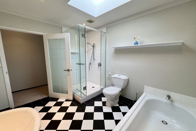 Photo of property in 10 Marine Terrace, Bayswater, Auckland, 0622