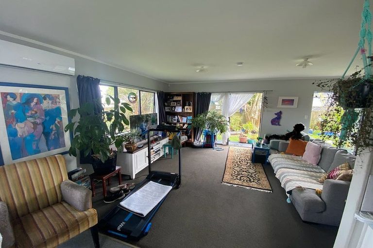 Photo of property in 30a Barneys Farm Road, Clendon Park, Auckland, 2103