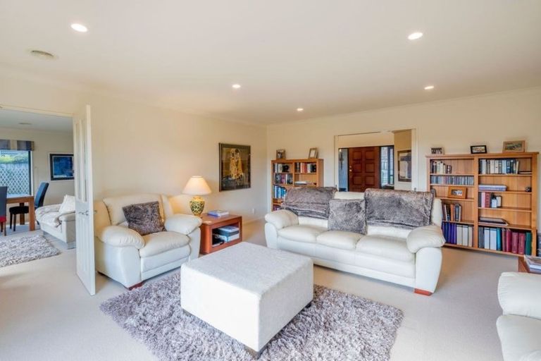 Photo of property in 38 Monarch Place, Paraparaumu Beach, Paraparaumu, 5032