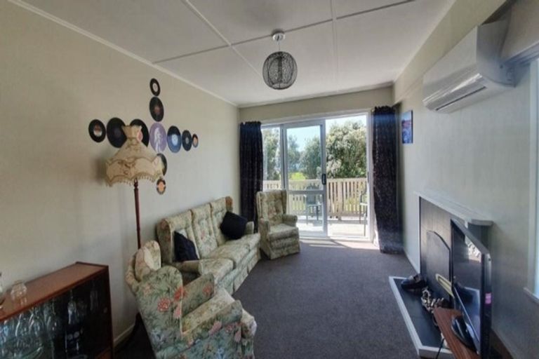 Photo of property in 4 Waitote Street, Castlecliff, Whanganui, 4501