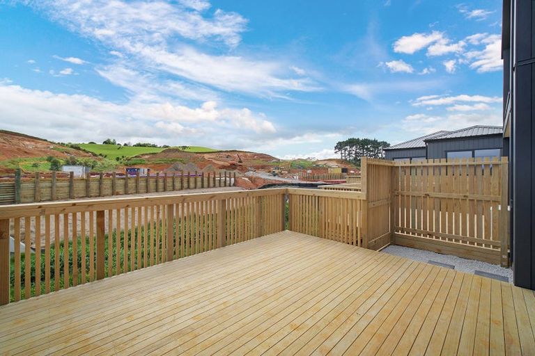 Photo of property in 33 Aituaa Road, Pukekohe, 2120
