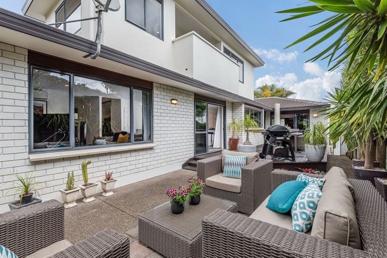 Photo of property in 31 Seaton Road, Murrays Bay, Auckland, 0630