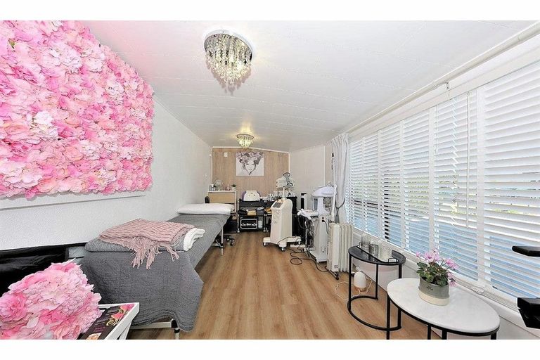 Photo of property in 179 Langdons Road, Northcote, Christchurch, 8052