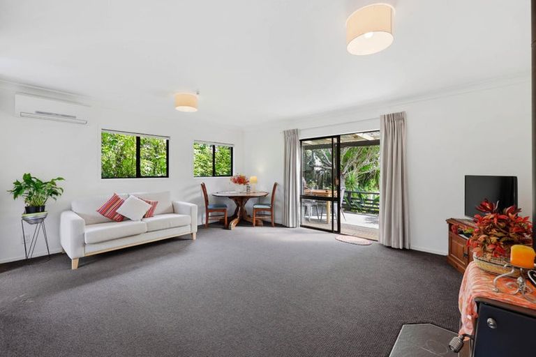 Photo of property in 4 Millen Place, Clarks Beach, 2122