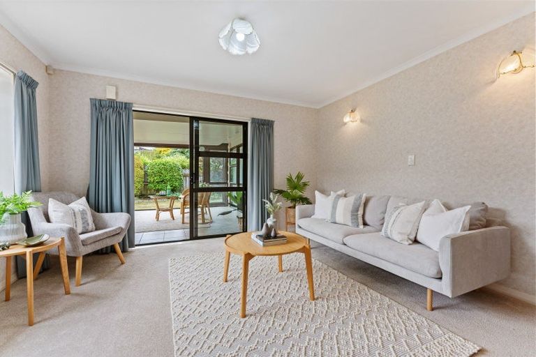 Photo of property in 11 Rosebank Avenue, Kelvin Grove, Palmerston North, 4414