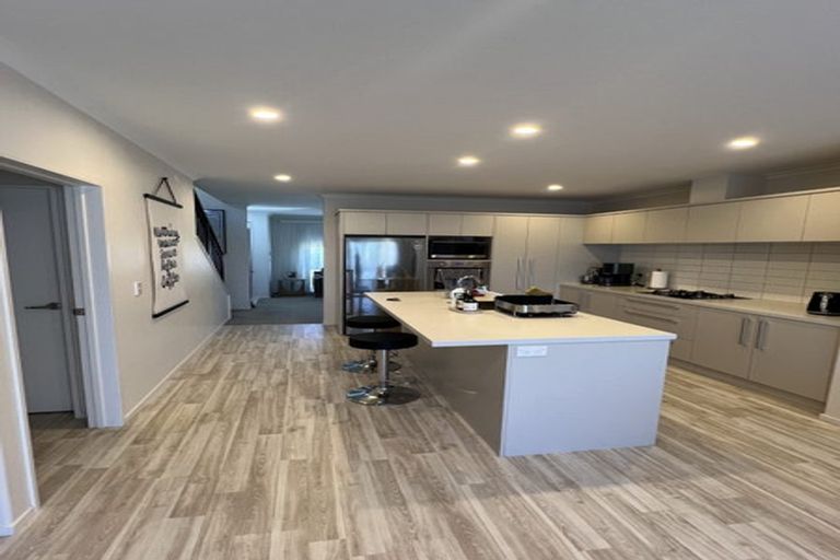 Photo of property in 98 Matairangi Avenue, Totara Heights, Auckland, 2105