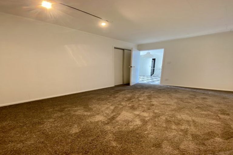 Photo of property in 2 Cooper Road, Stanmore Bay, Whangaparaoa, 0932