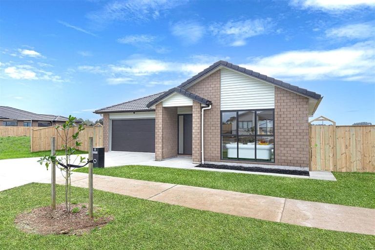 Photo of property in 6 Hoete Way, Tuakau, 2121