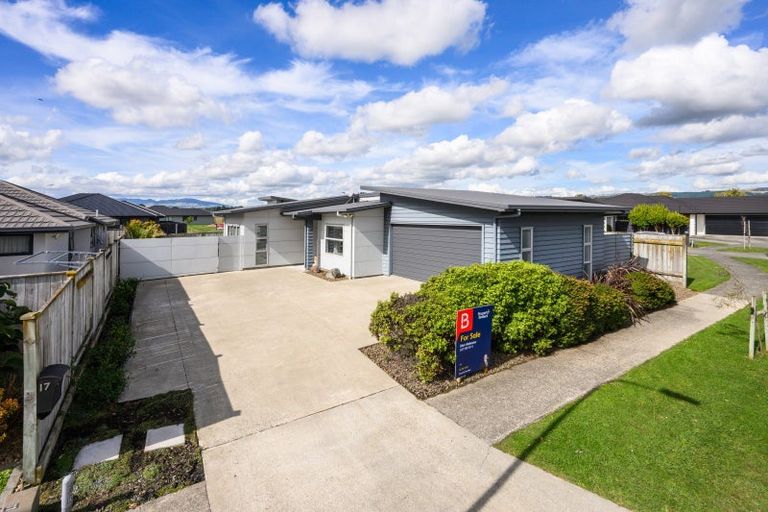 Photo of property in 17 Lorenzo Place, Kelvin Grove, Palmerston North, 4414