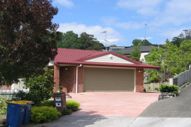 Photo of property in 5 Lincoln Close, Northcross, Auckland, 0630