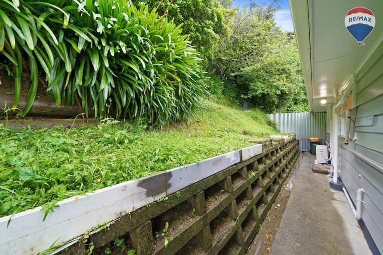 Photo of property in 1/4 Faris Crescent, Wainuiomata, Lower Hutt, 5014