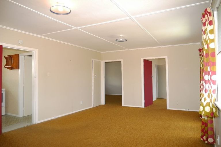 Photo of property in 6 Eruini Street, Waikanae Beach, Waikanae, 5036