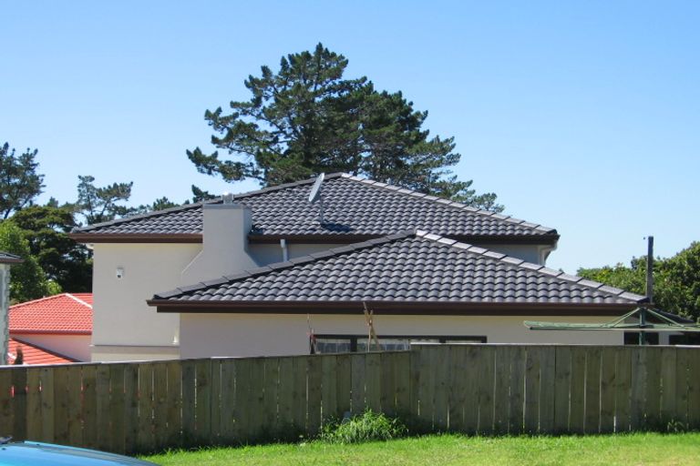 Photo of property in 25a Aorangi Place, Birkenhead, Auckland, 0626