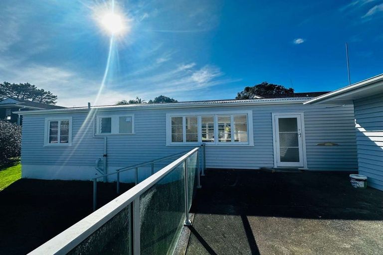 Photo of property in 48a Woodlands Crescent, Browns Bay, Auckland, 0630