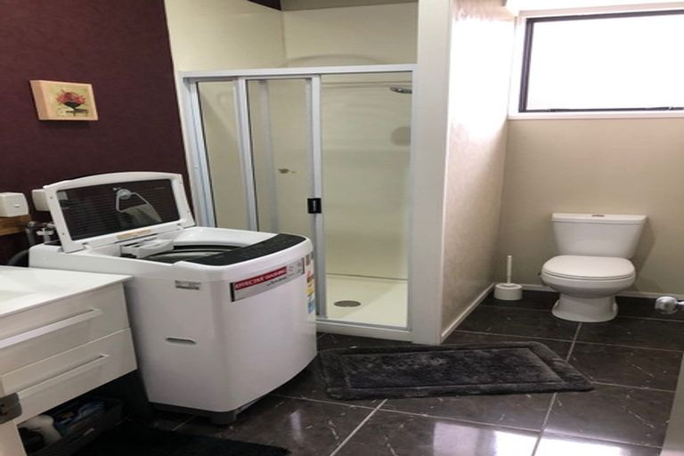 Photo of property in 11 Sheffield Place, Botany Downs, Auckland, 2010