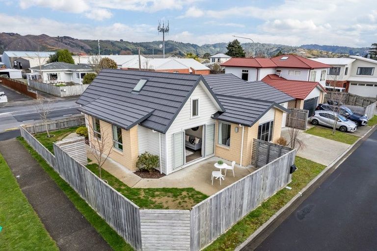 Photo of property in 1 Yeats Grove, Trentham, Upper Hutt, 5018