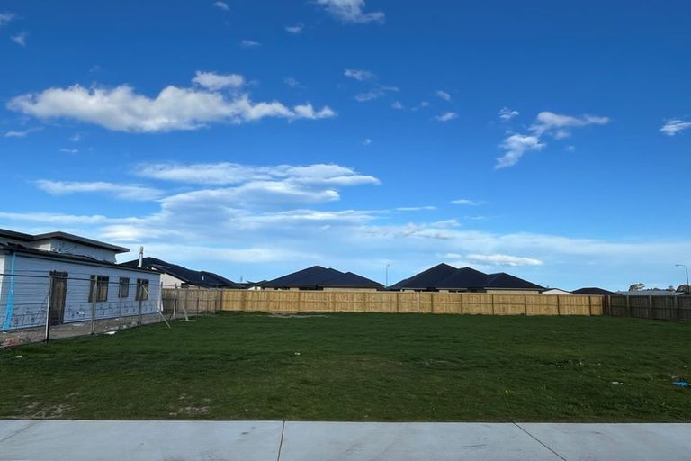 Photo of property in 14 Cousins Street, Woodend, 7691