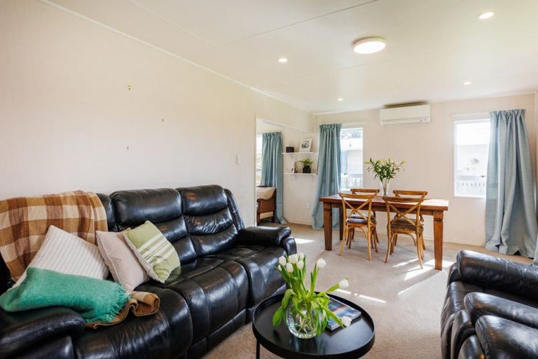 Photo of property in 12 Capri Place, Awapuni, Palmerston North, 4412