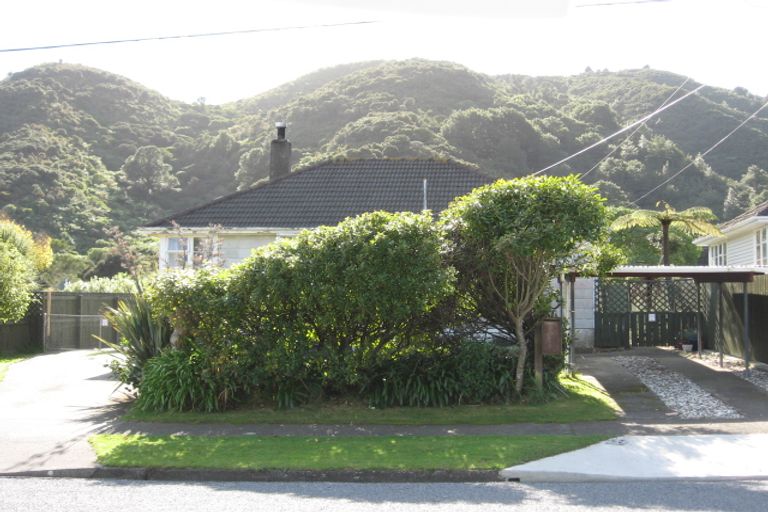 Photo of property in 1 Prebble Grove, Naenae, Lower Hutt, 5011