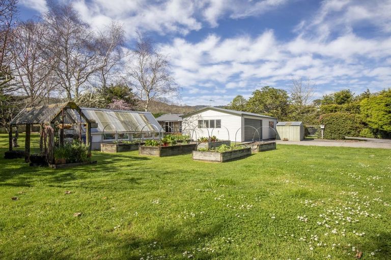 Photo of property in 97 Gear Road, Te Horo, Otaki, 5582