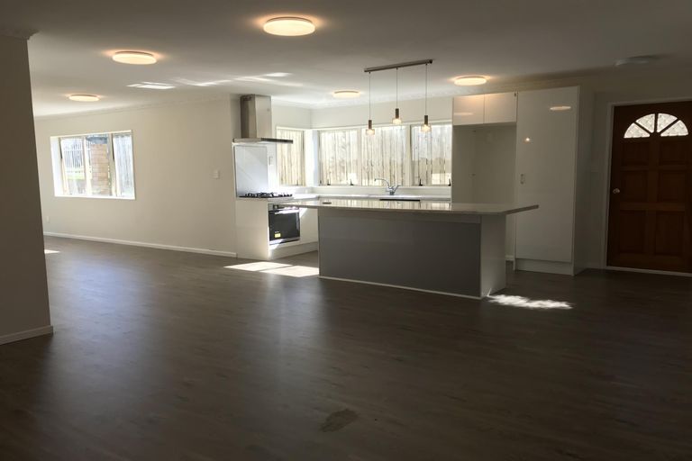 Photo of property in 3 Taatahi Street, Weymouth, Auckland, 2103