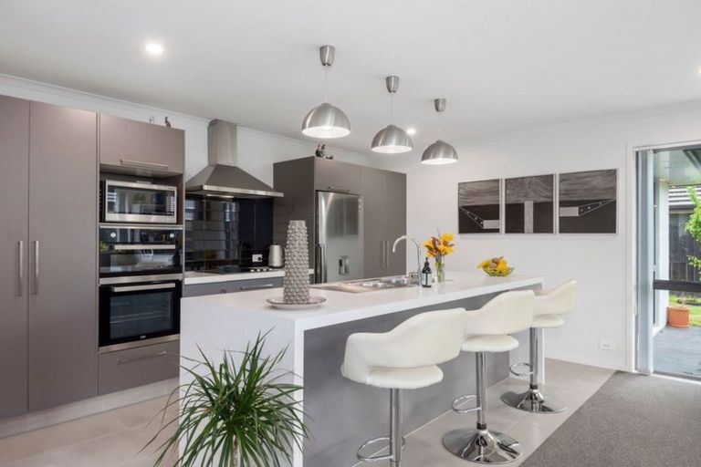 Photo of property in 30 Rainey Crescent, Papamoa Beach, Papamoa, 3118